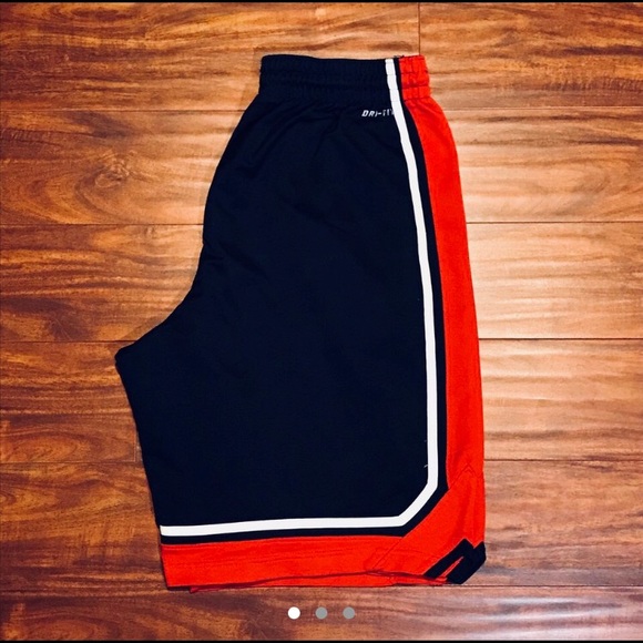 Men’s Nike shorts - Picture 2 of 3